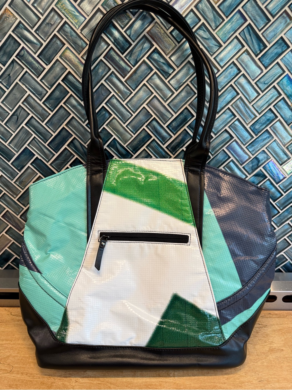 Rareform Green & White Patterned Tote With Matching Pouch — image 3 of 8